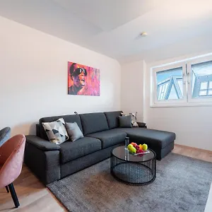 Sky9 Stadthalle Apartment